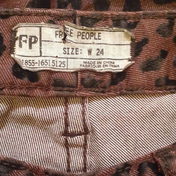 Free People Brown w/Leopard Print Slim Fit Straight Leg Jeans sz.24 MSRP $149 - Picture 8 of 9